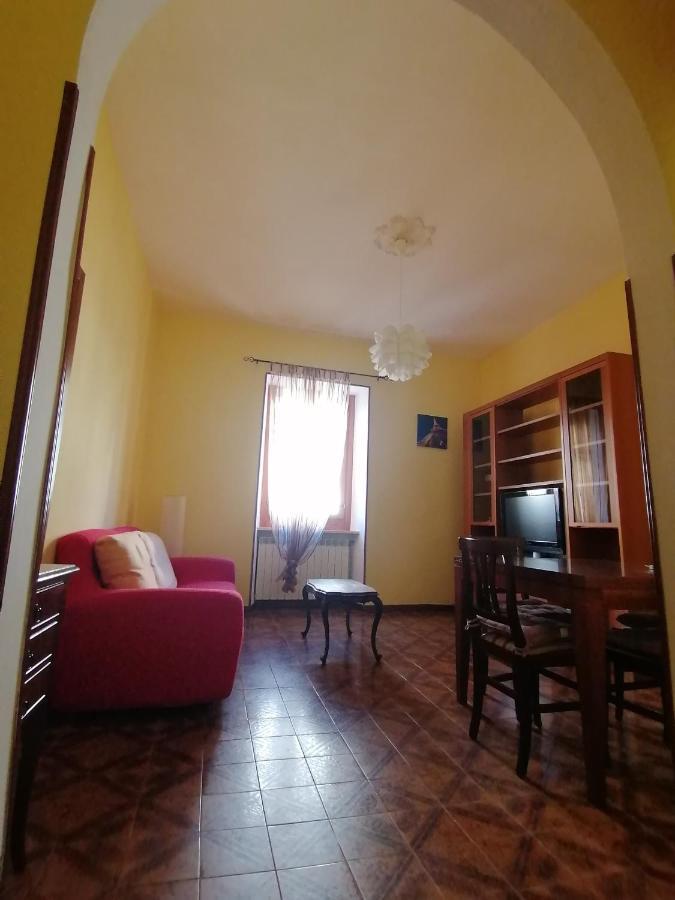 Due Finestre Sul Cortile Hotel Novi Ligure Ngoại thất bức ảnh