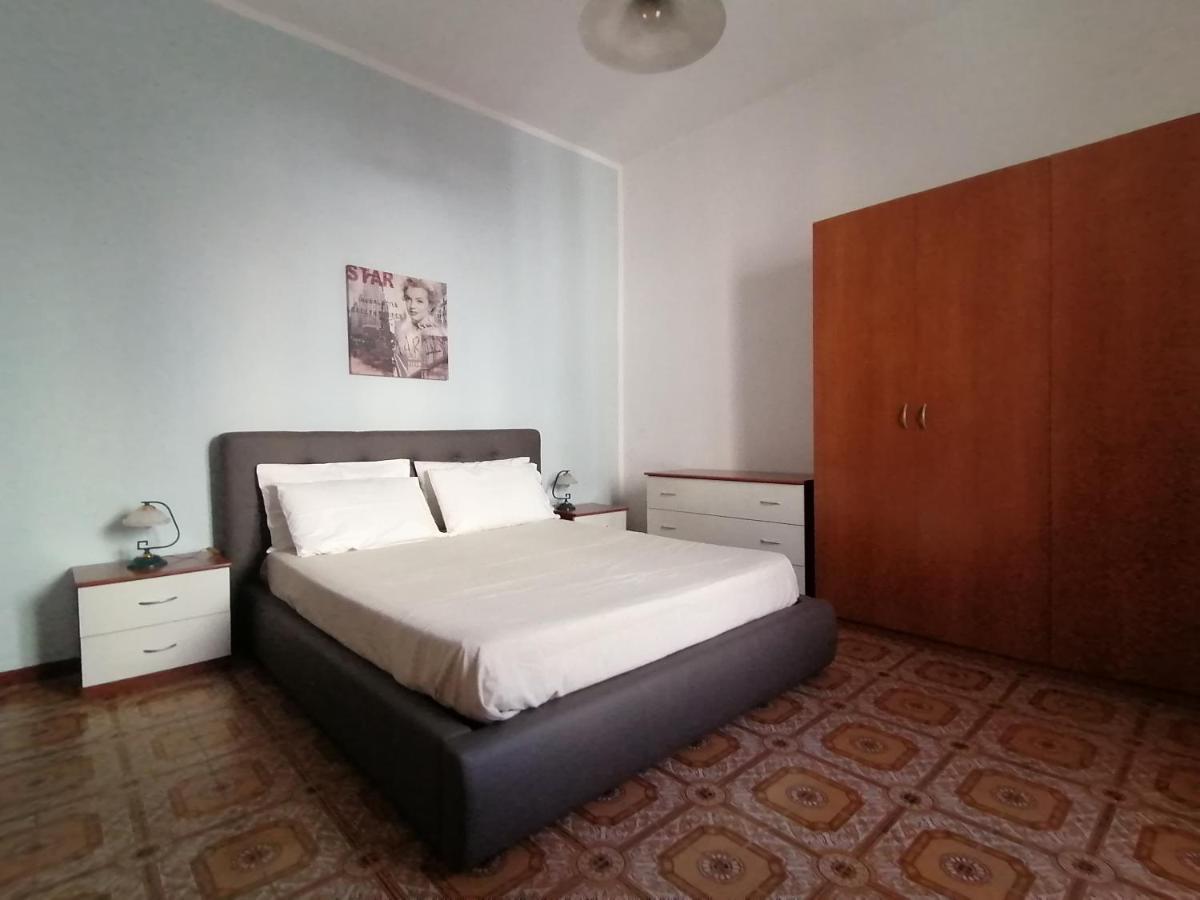 Due Finestre Sul Cortile Hotel Novi Ligure Ngoại thất bức ảnh