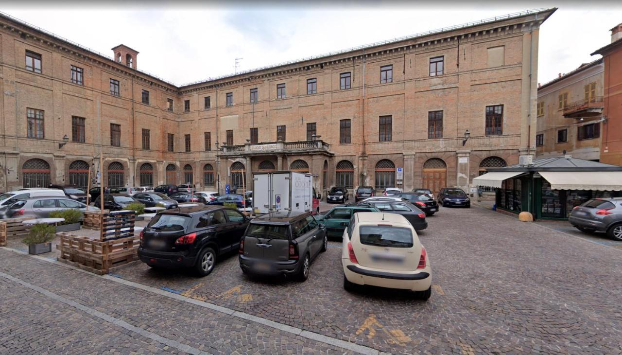 Due Finestre Sul Cortile Hotel Novi Ligure Ngoại thất bức ảnh