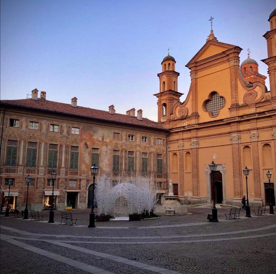 Due Finestre Sul Cortile Hotel Novi Ligure Ngoại thất bức ảnh