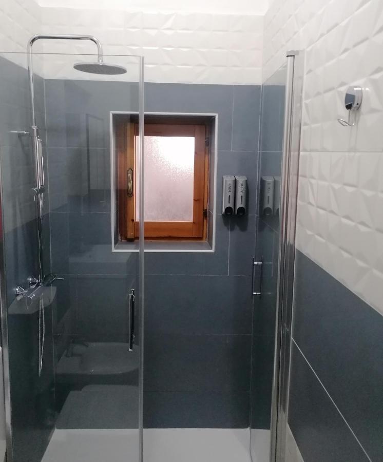 Due Finestre Sul Cortile Hotel Novi Ligure Ngoại thất bức ảnh